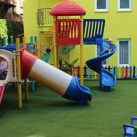 Hotell Rainbow Castle