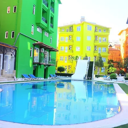 Rainbow Castle Hotell 3*