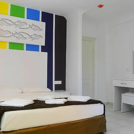 Hotell Rainbow Castle Side