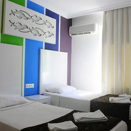Rainbow Castle Hotell 3*