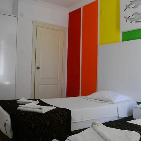 Hotell Rainbow Castle Side